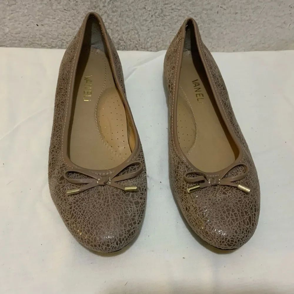 VANELi neutral bow flats size 7 M